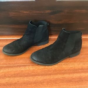 Black ankle booties